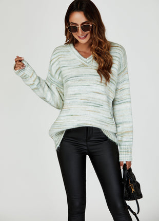 Entspannter, mehrfarbiger Strickpullover mit V-Ausschnitt in Grün und Creme Shopverse