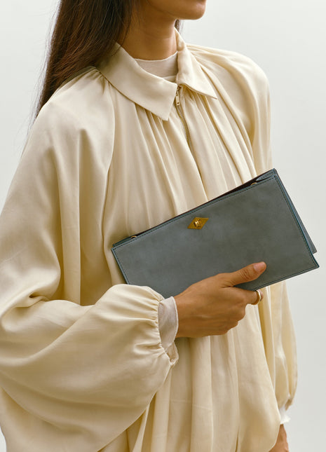 Clutch Ease in Gotland Shopverse