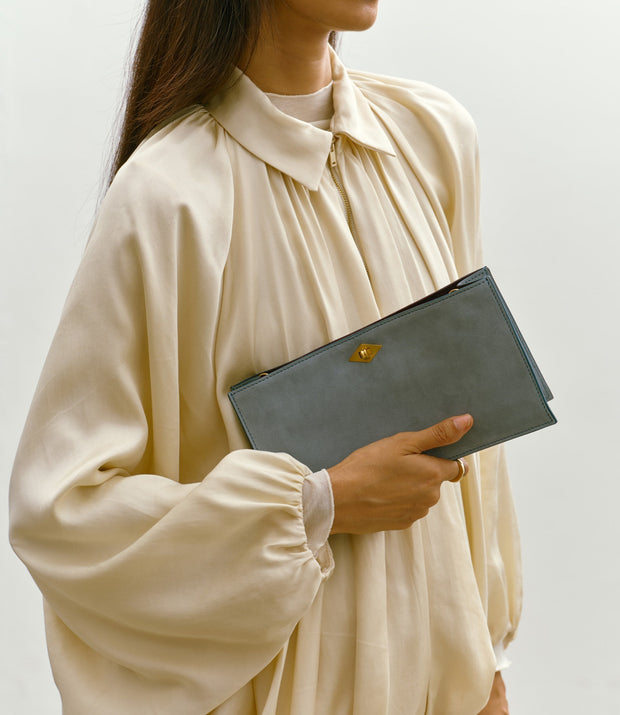 Clutch Ease in Gotland Shopverse