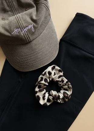 Scrunchie Leo Clay Shopverse