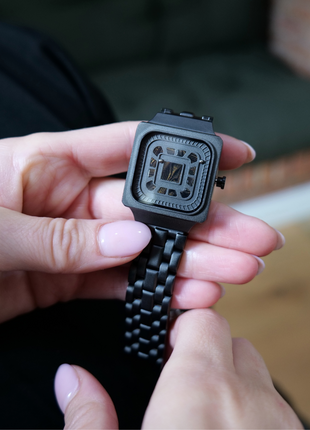 Square Resin Black Shopverse