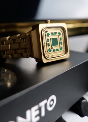 Square Resin Gold Shopverse