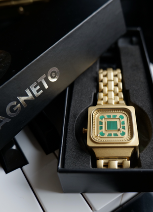 Square Resin Gold Shopverse