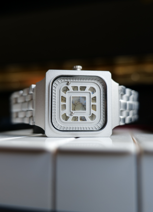 Square Resin Silver Shopverse