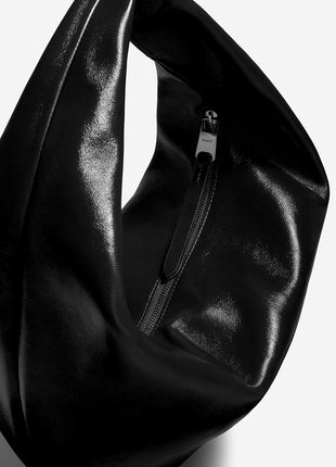 Tasche Olivia Medium in Crackle Patent Black Shopverse