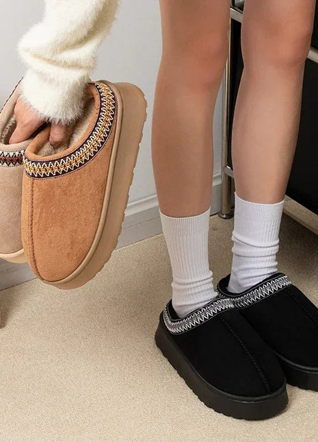 Hot Winter Women Slippers Plush Interior Anti Slip Thick Sole Fashion Embroidered Warm House Shoes for Ladies