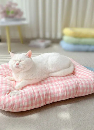 Cute Plaid Dog Cat Cushion  Chic Pet Mat Soft Reversible Washable Pad for Bed, Sofa Non-Slip Comfort Mat for Puppy Kitten Small Dropshipman